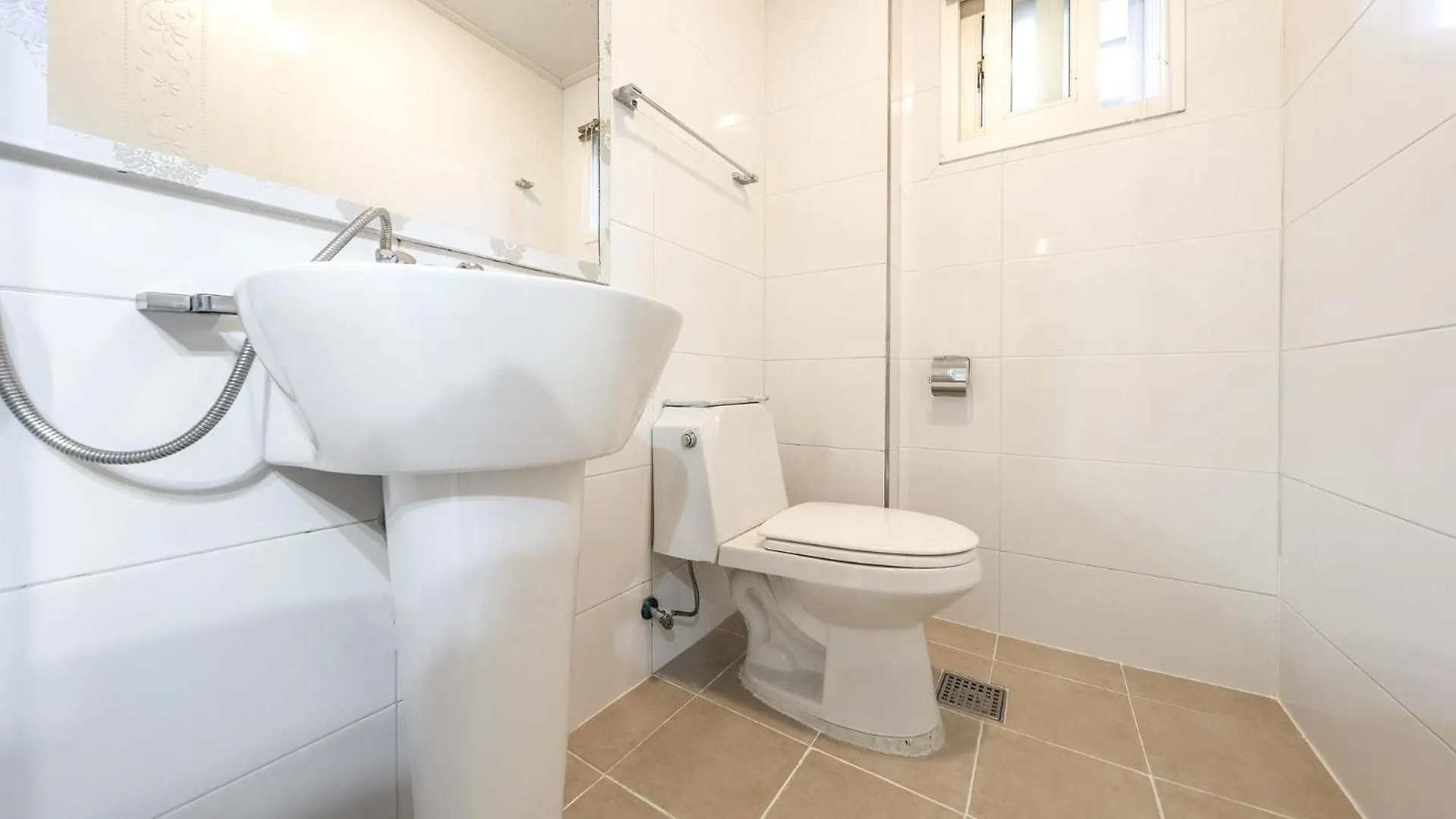 Ganghwa Sky Garden Poolvilla Incheon 0*,  Korsel